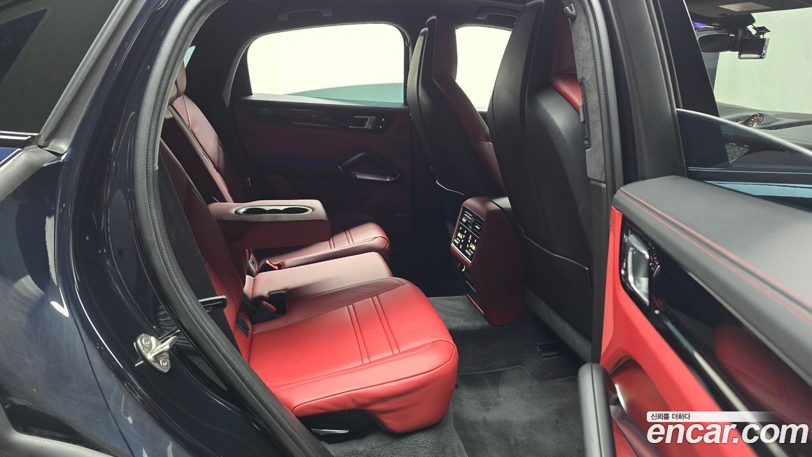 Porsche Cayenne 2021