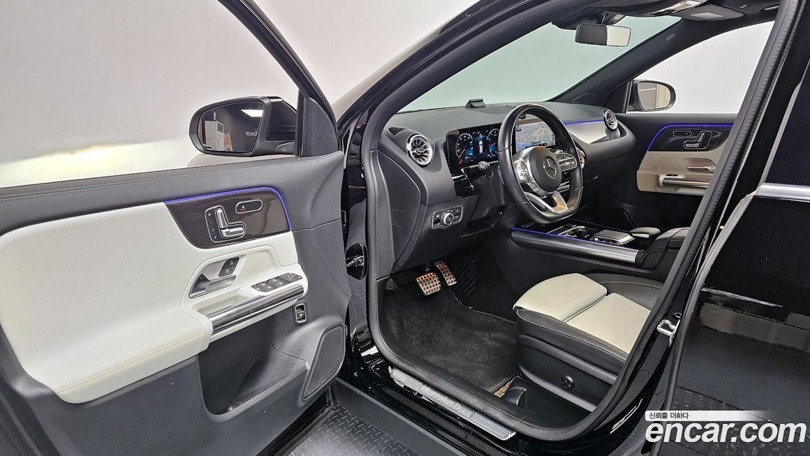 Mercedes-Benz GLA-Class 2021