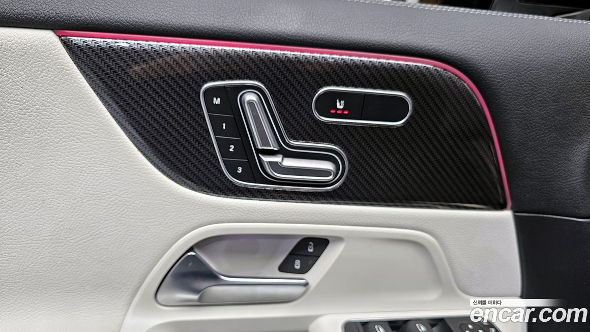 Mercedes-Benz GLA-Class 2021