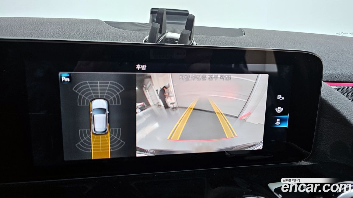 Mercedes-Benz GLA-Class 2021