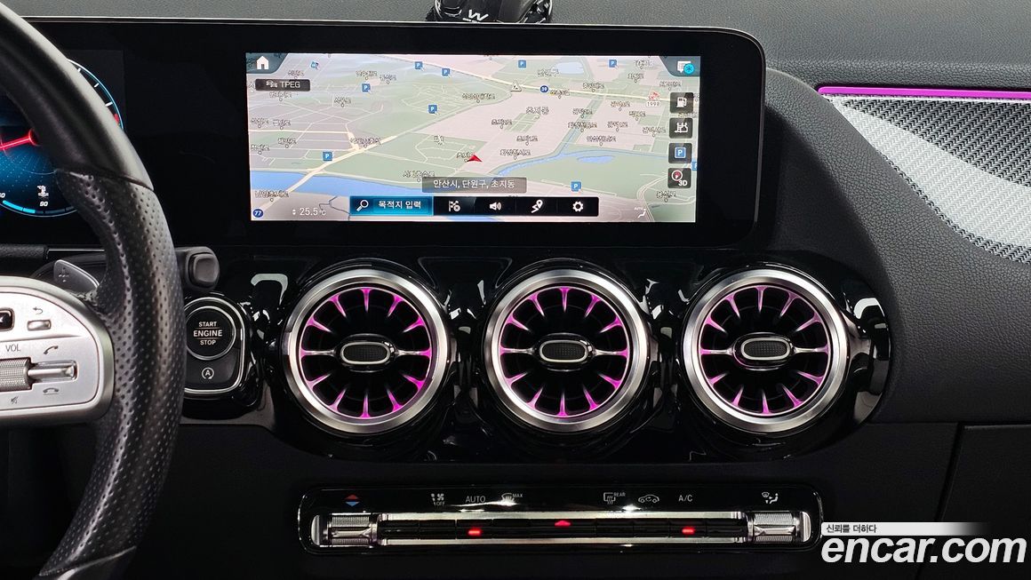 Mercedes-Benz GLA-Class 2021