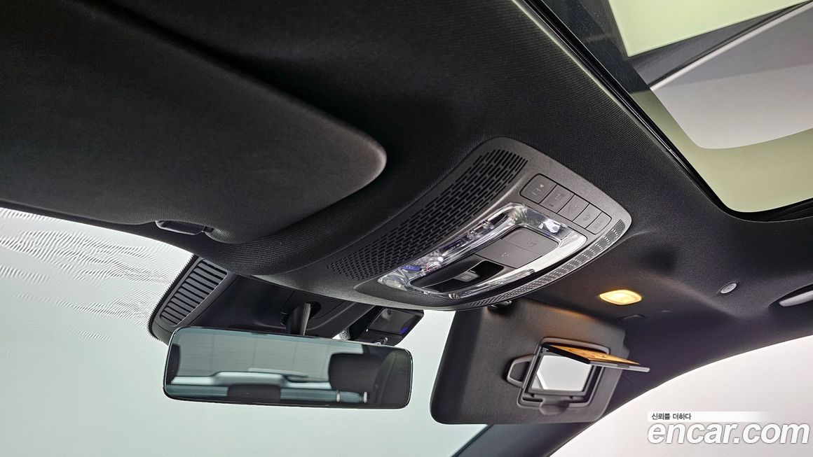 Mercedes-Benz GLA-Class 2021