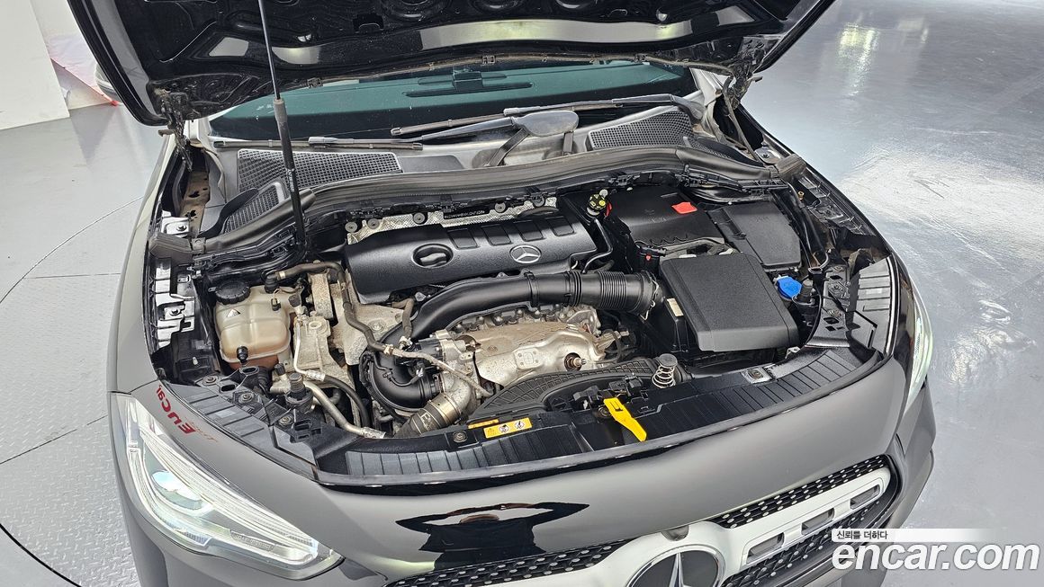 Mercedes-Benz GLA-Class 2021