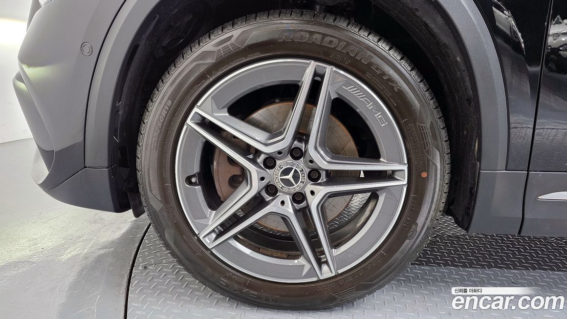 Mercedes-Benz GLA-Class 2021