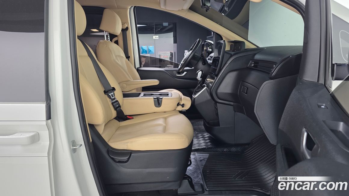 Hyundai Staria 2022