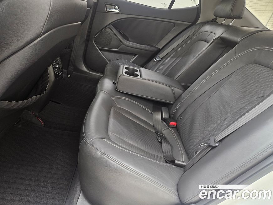 Kia K5 2011