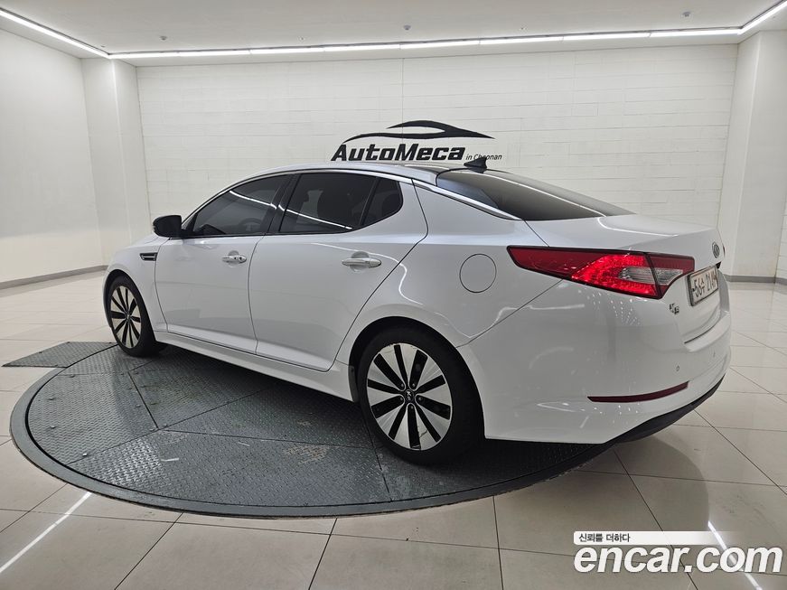 Kia K5 2011