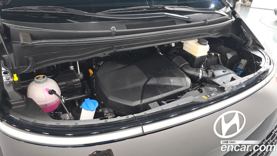 Hyundai Staria 2025