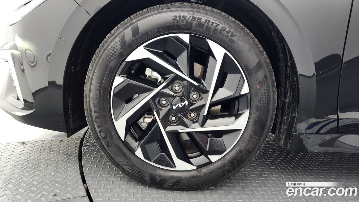 Kia K5 2025
