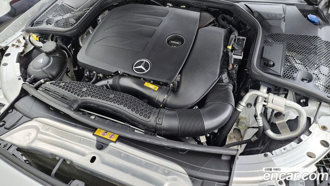 Mercedes-Benz C-Class 2021