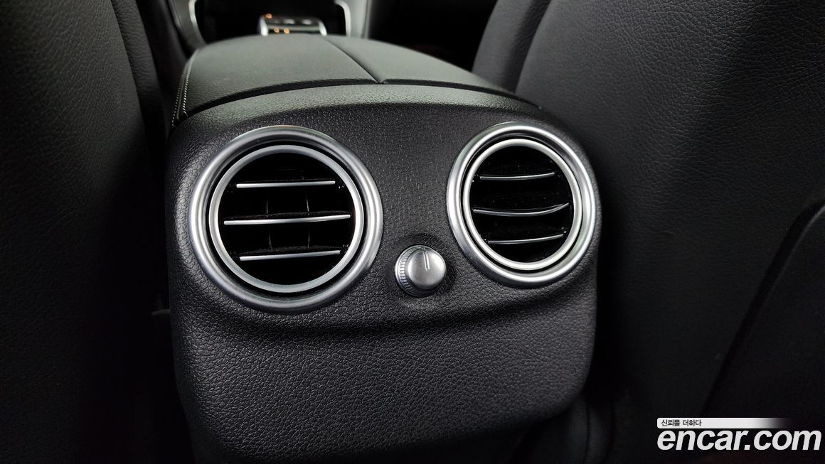 Mercedes-Benz C-Class 2021