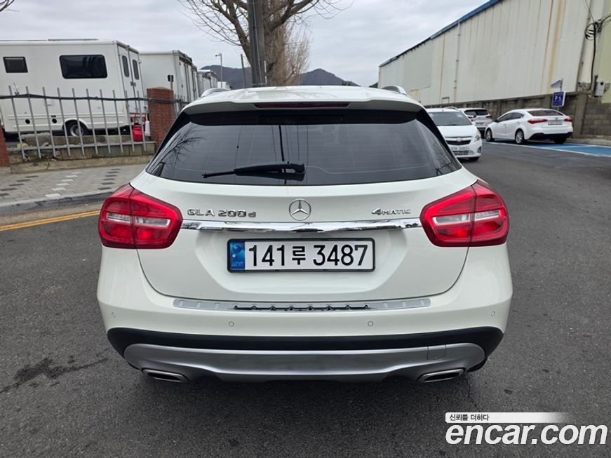 Mercedes-Benz GLA-Class 2016