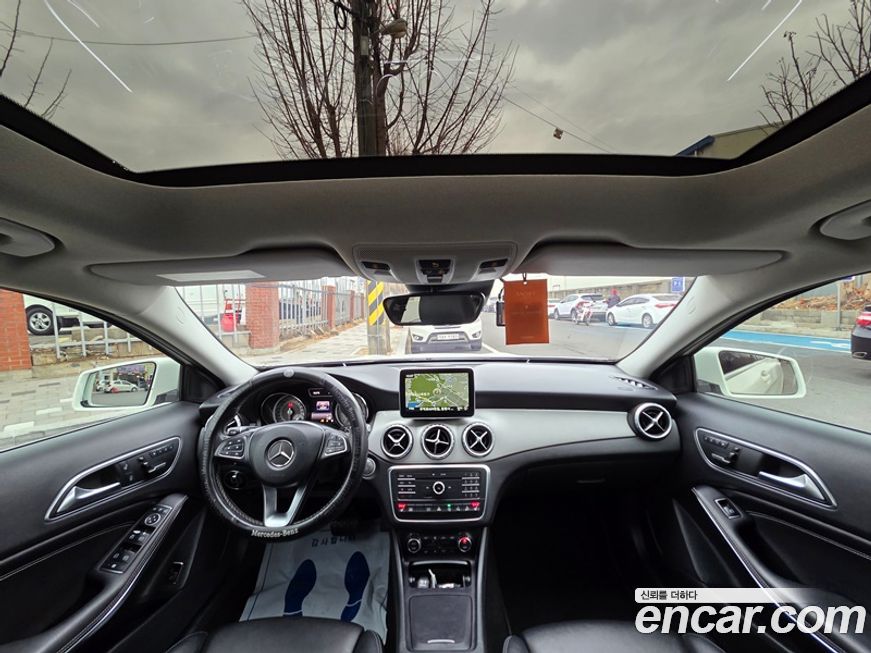 Mercedes-Benz GLA-Class 2016