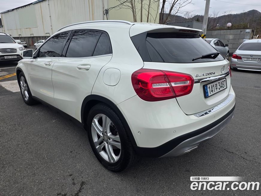 Mercedes-Benz GLA-Class 2016