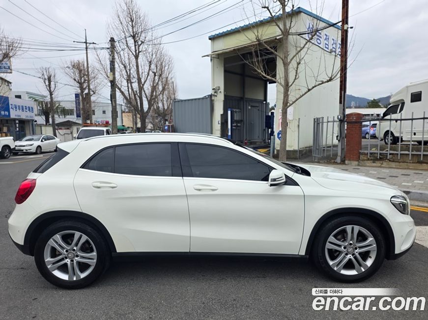 Mercedes-Benz GLA-Class 2016