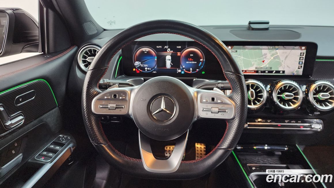 Mercedes-Benz GLB-Class 2021