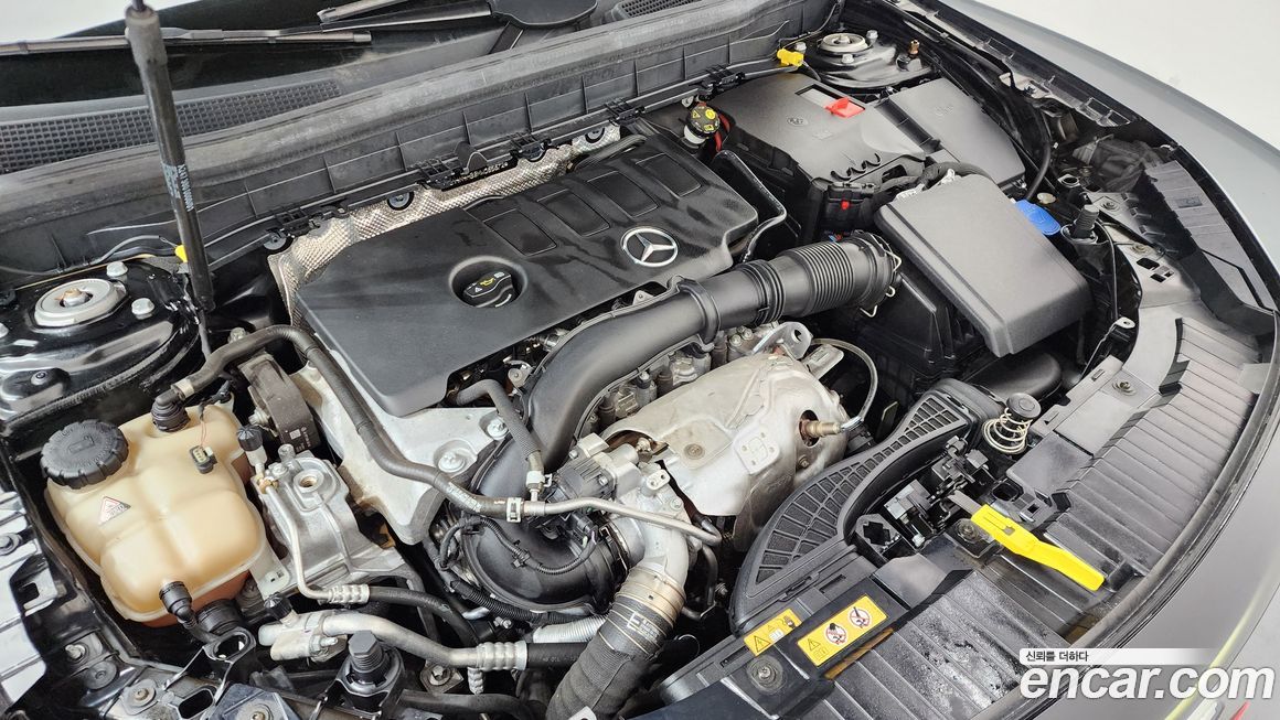 Mercedes-Benz GLB-Class 2021