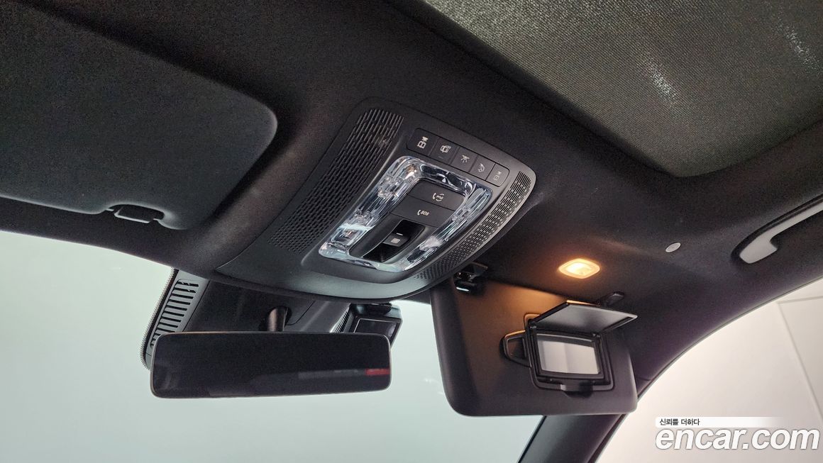 Mercedes-Benz GLB-Class 2021