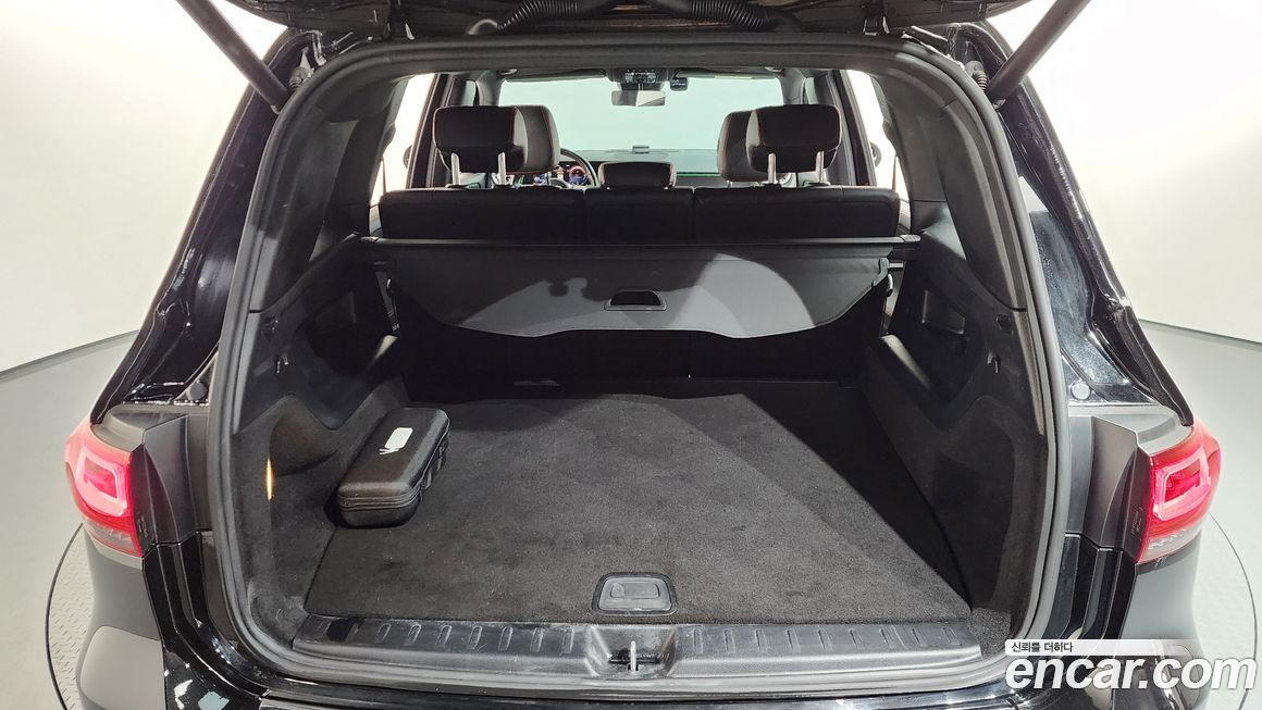 Mercedes-Benz GLB-Class 2021