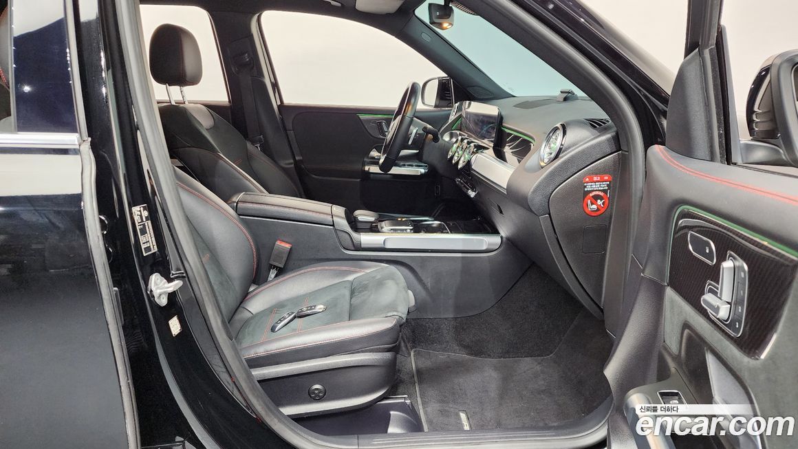 Mercedes-Benz GLB-Class 2021