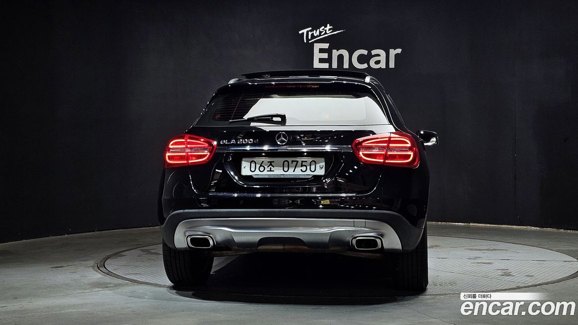 Mercedes-Benz GLA-Class 2016