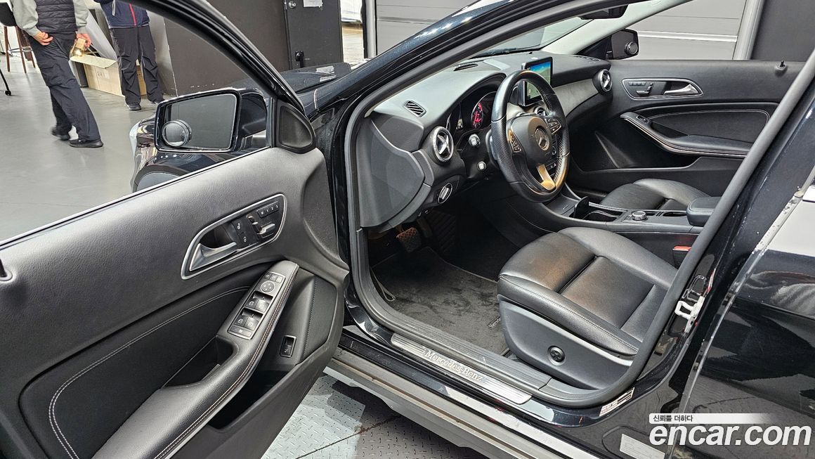 Mercedes-Benz GLA-Class 2016