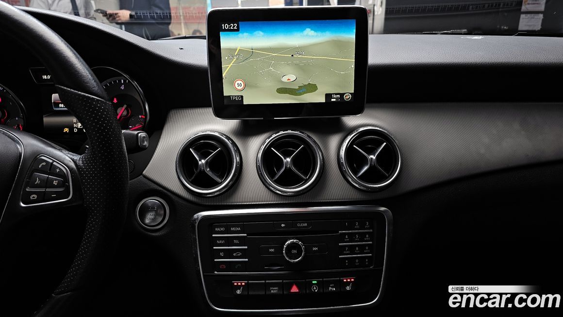 Mercedes-Benz GLA-Class 2016