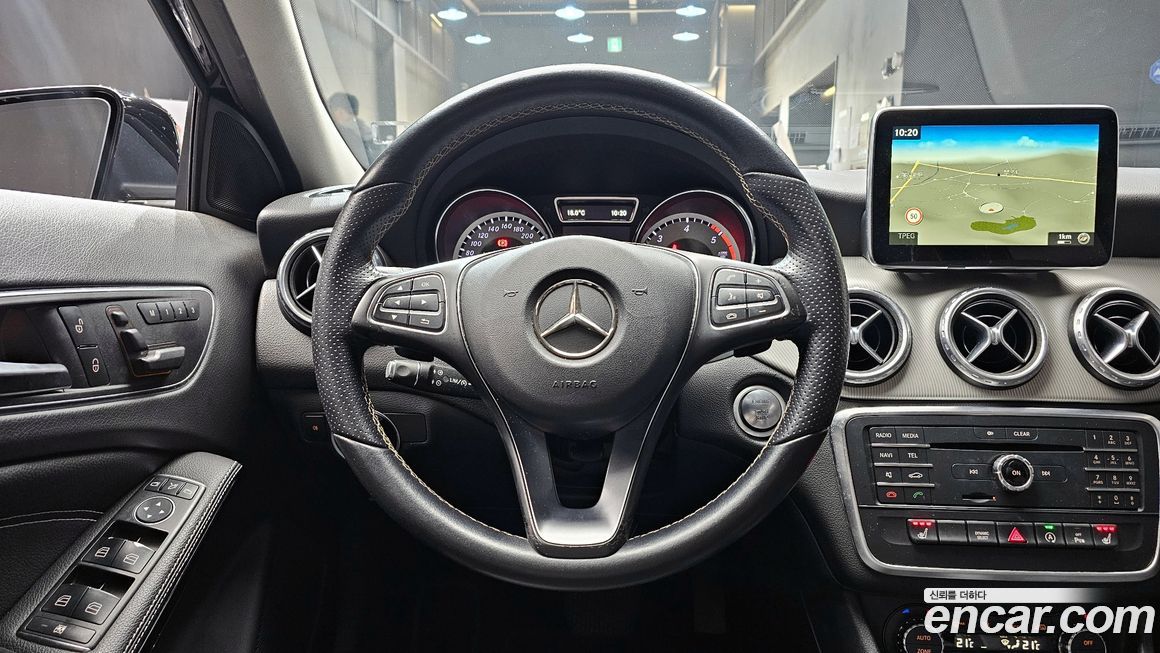 Mercedes-Benz GLA-Class 2016