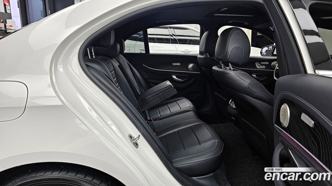 Mercedes-Benz E-Class 2021