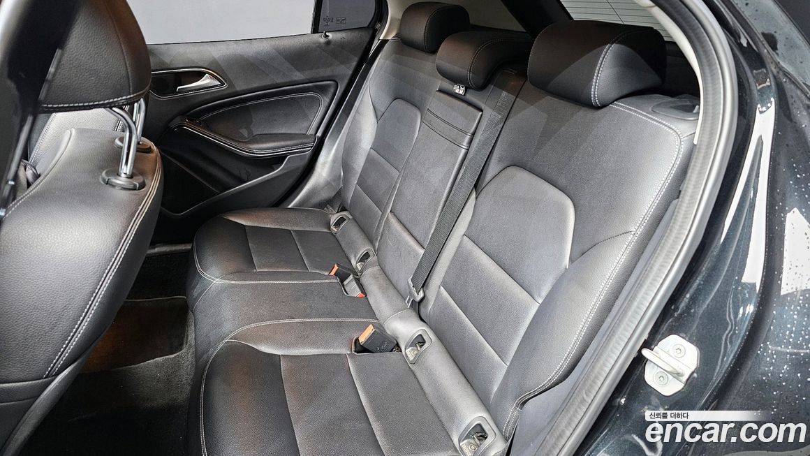 Mercedes-Benz GLA-Class 2016