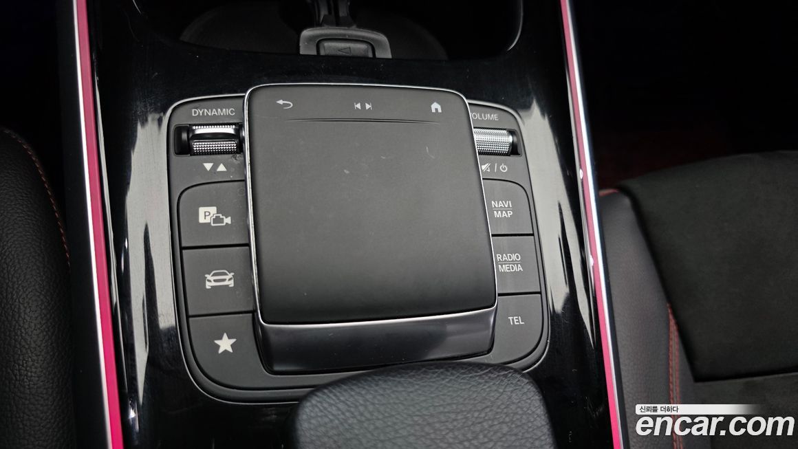 Mercedes-Benz GLB-Class 2023