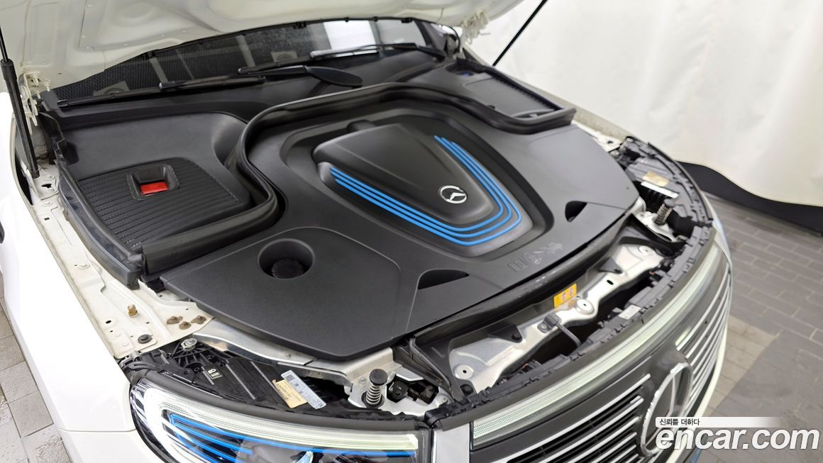 Mercedes-Benz EQC 2020