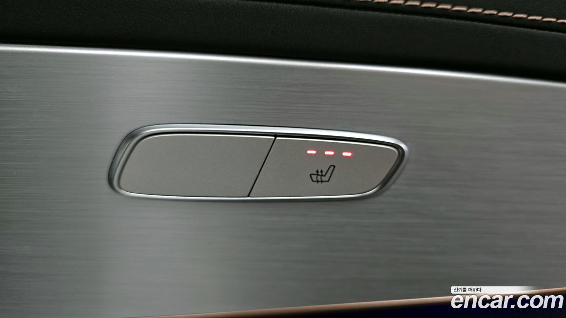 Mercedes-Benz EQC 2020