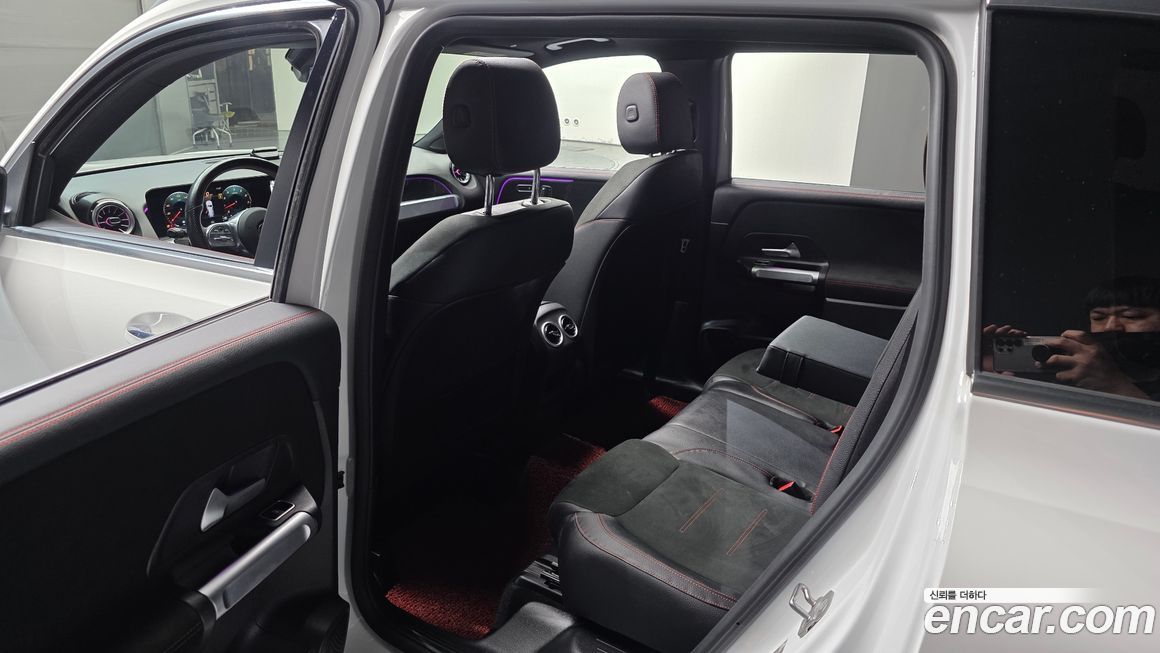 Mercedes-Benz GLB-Class 2023