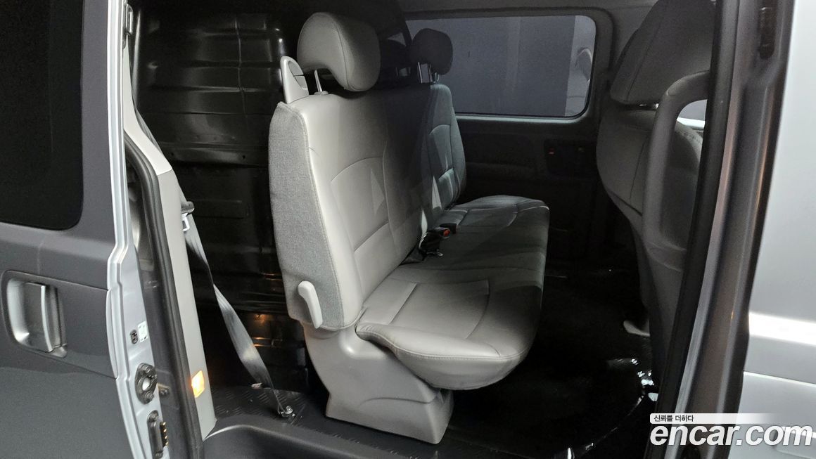 Hyundai Starex 2021