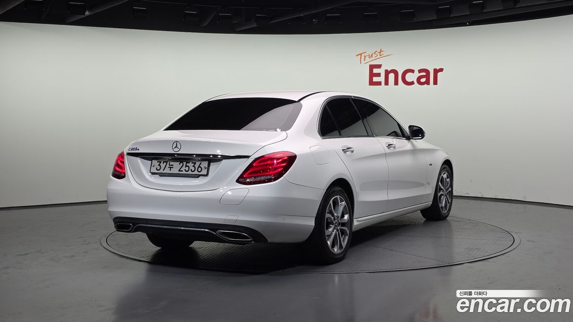 Mercedes-Benz C-Class 2018