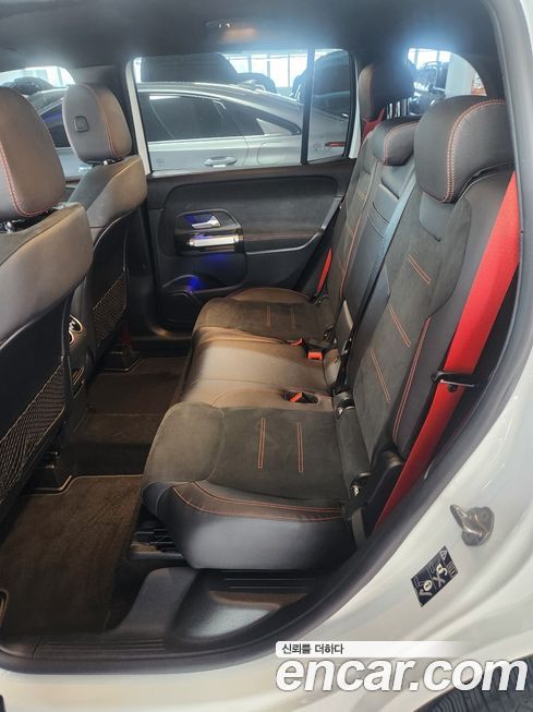 Mercedes-Benz GLB-Class 2023