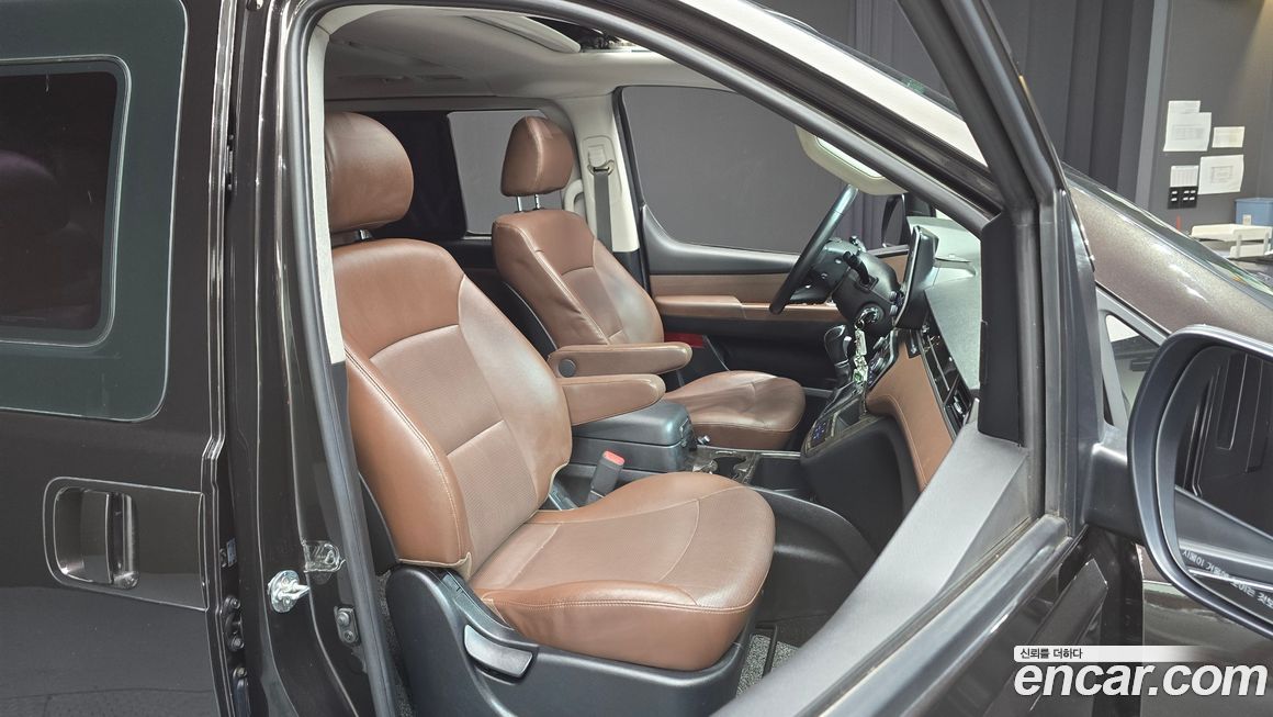 Hyundai Starex 2019