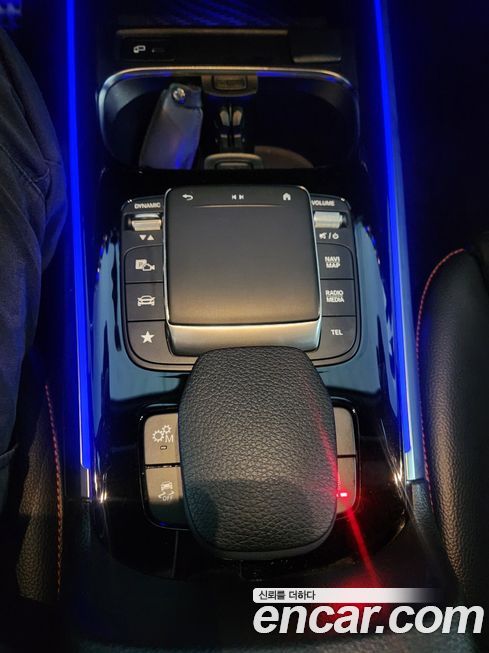 Mercedes-Benz GLB-Class 2023