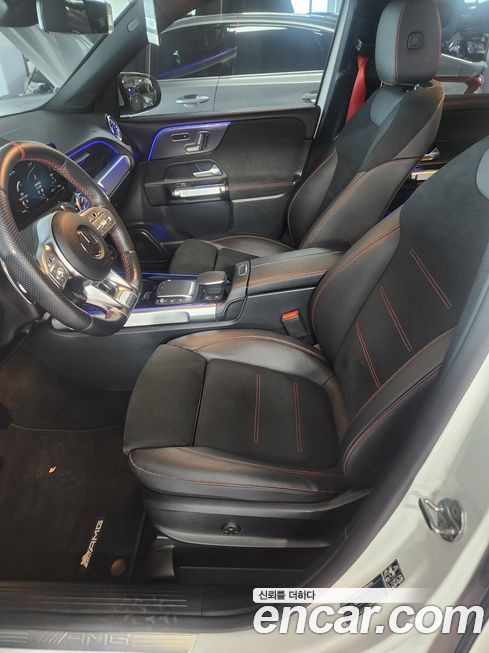 Mercedes-Benz GLB-Class 2023