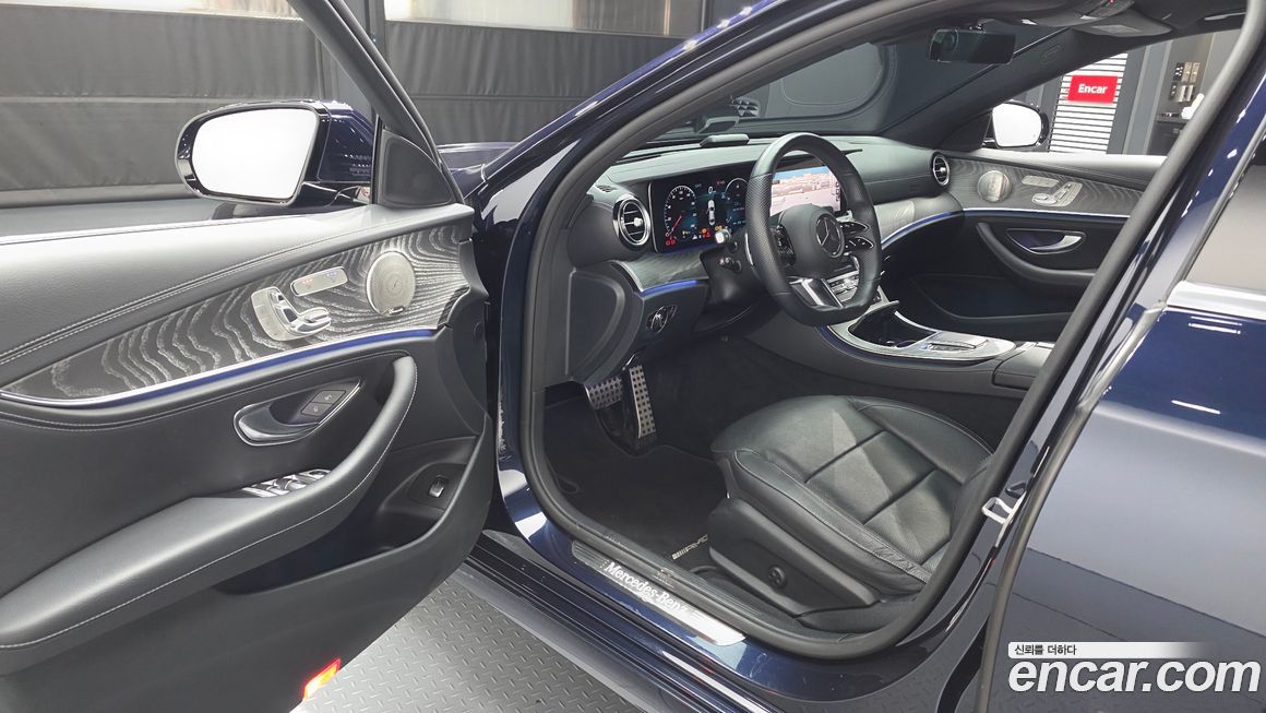 Mercedes-Benz E-Class 2022