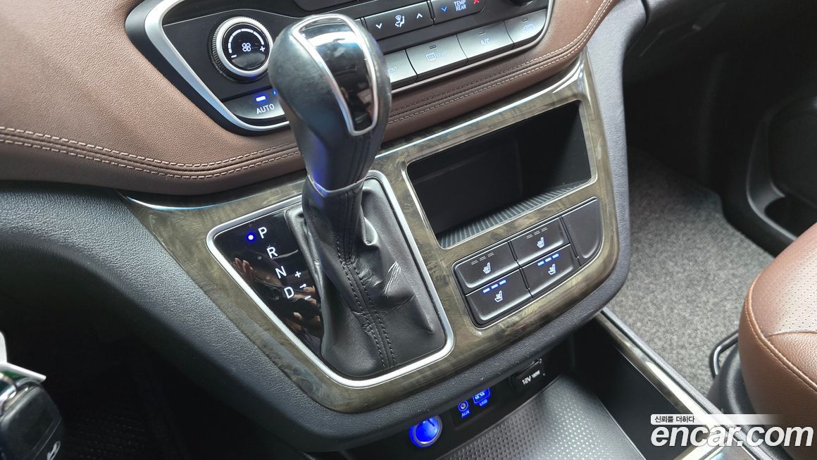 Hyundai Starex 2019