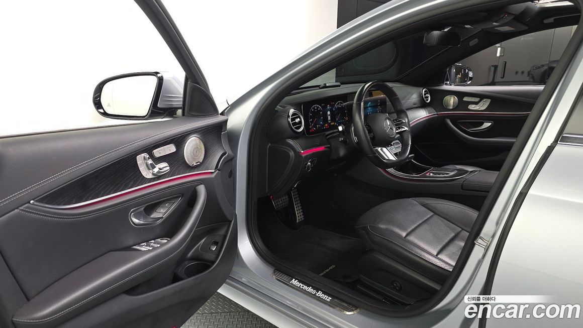 Mercedes-Benz E-Class 2022