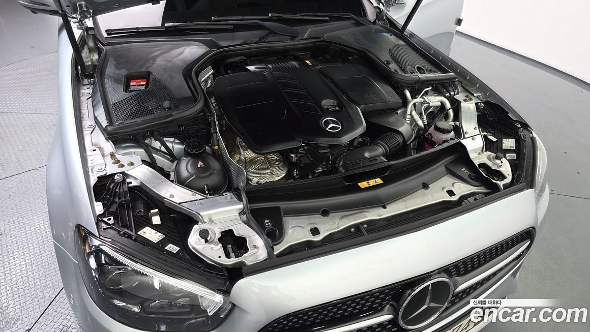 Mercedes-Benz E-Class 2022