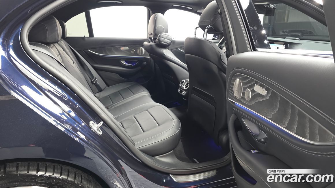 Mercedes-Benz E-Class 2022