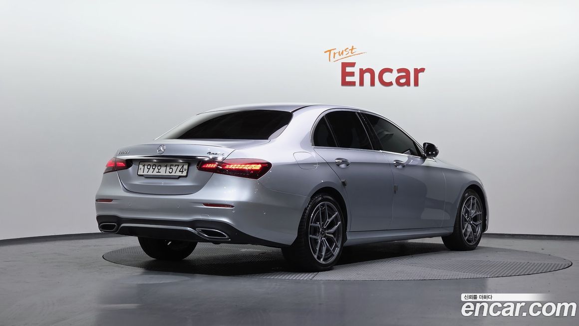 Mercedes-Benz E-Class 2022