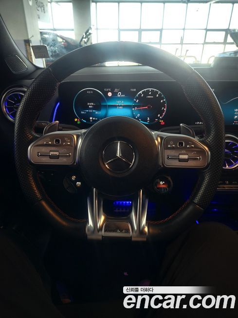 Mercedes-Benz GLB-Class 2023