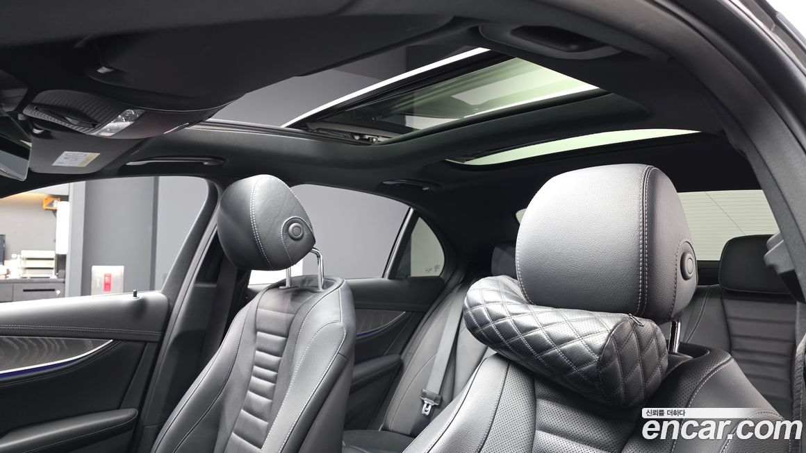 Mercedes-Benz E-Class 2022