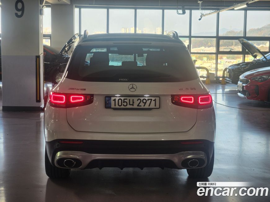 Mercedes-Benz GLB-Class 2023