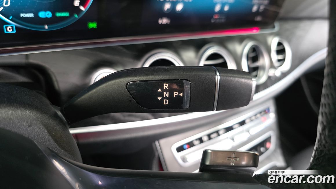 Mercedes-Benz E-Class 2022